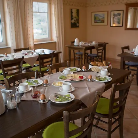 Weingut Stiftshof בית הארחה אנקירך