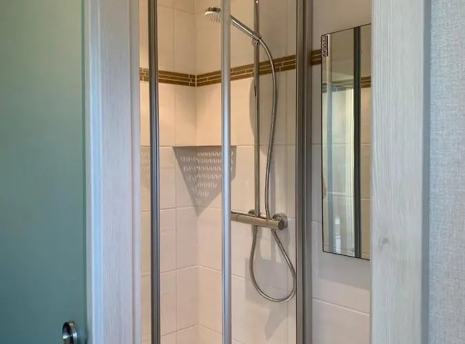 Weingut Stiftshof ゲストハウス エンキルヒ