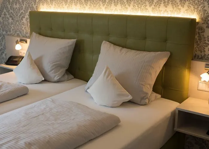 ゲストハウス Weingut Stiftshof エンキルヒ